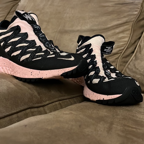 Pink black and light pink womens 5.5 nike - Picture 3 of 3